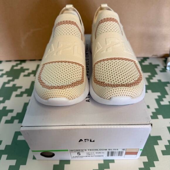 APL Women’s Athletic Shoe Trainers Size 5 NWT Slip On TechLoom Bliss Tan Cream - Picture 2 of 8
